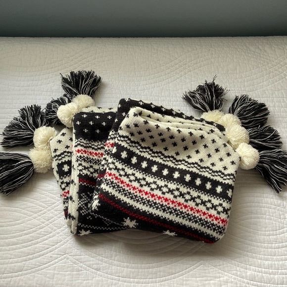 Brooks Brothers Fair Isle Sweater Knit Accent Pillow Covers Set of Two - Picture 14 of 16